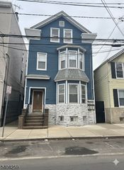 267 Walnut St, Newark City, NJ 07105