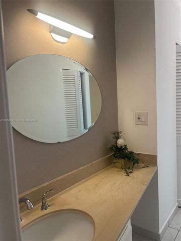 300 Bayview Dr 207, Sunny Isles Beach, FL 33160