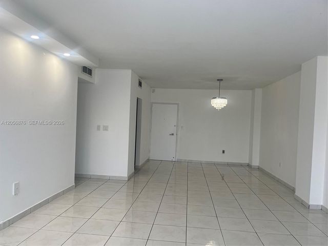 300 Bayview Dr 207, Sunny Isles Beach, FL 33160