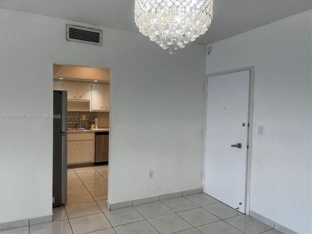 300 Bayview Dr 207, Sunny Isles Beach, FL 33160