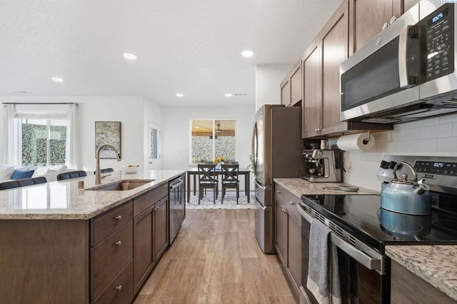 1401 8th Street, Benton City, WA 99320