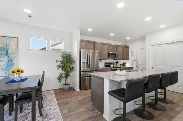 1401 8th Street, Benton City, WA 99320