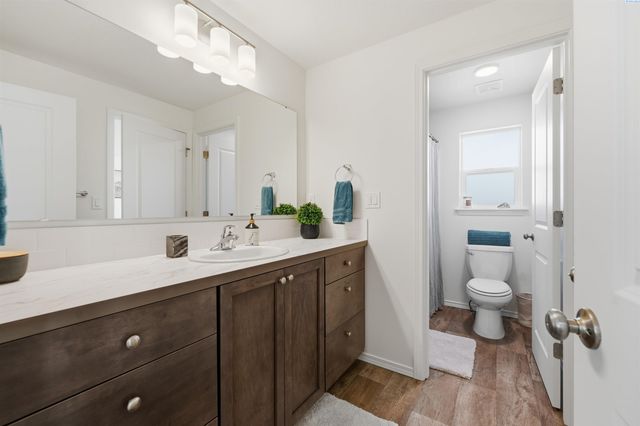 1401 8th Street, Benton City, WA 99320