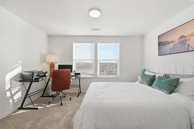 1401 8th Street, Benton City, WA 99320