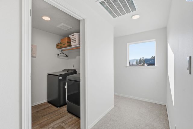 1401 8th Street, Benton City, WA 99320