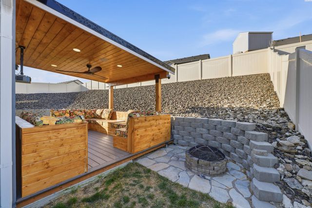 1401 8th Street, Benton City, WA 99320