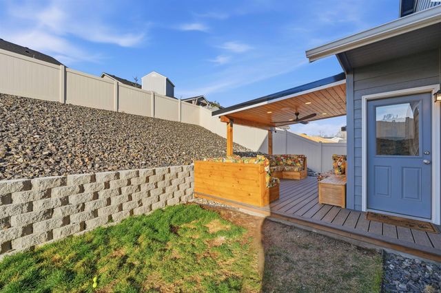 1401 8th Street, Benton City, WA 99320