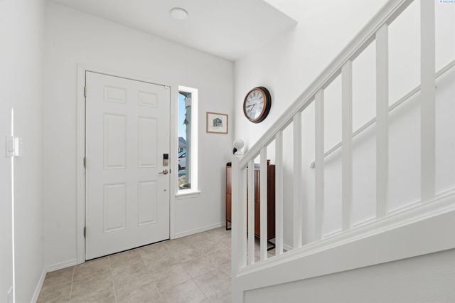 1401 8th Street, Benton City, WA 99320