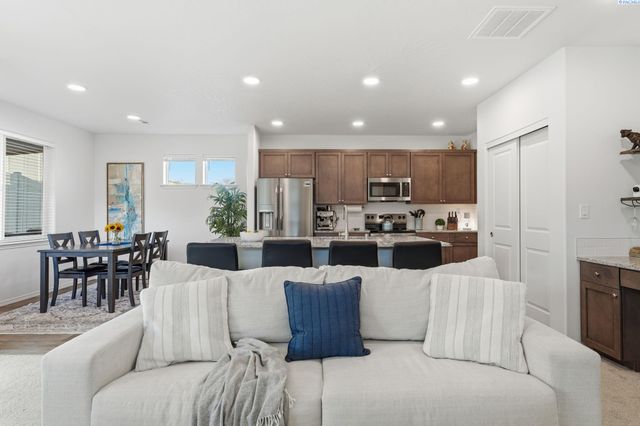 1401 8th Street, Benton City, WA 99320