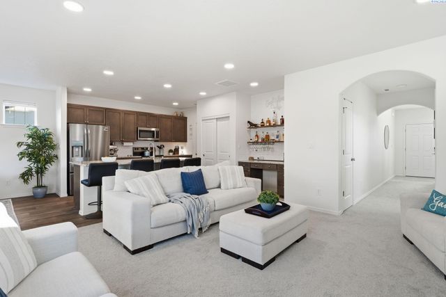 1401 8th Street, Benton City, WA 99320