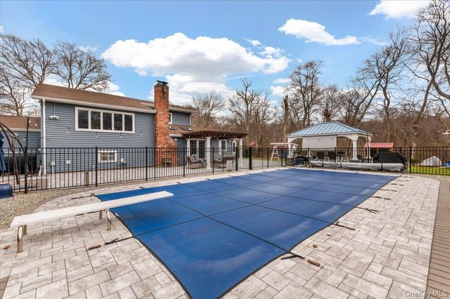 32 Branch Drive, Smithtown, NY 11787