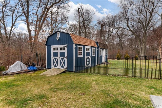 32 Branch Drive, Smithtown, NY 11787