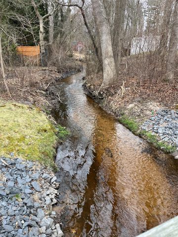 32 Branch Drive, Smithtown, NY 11787