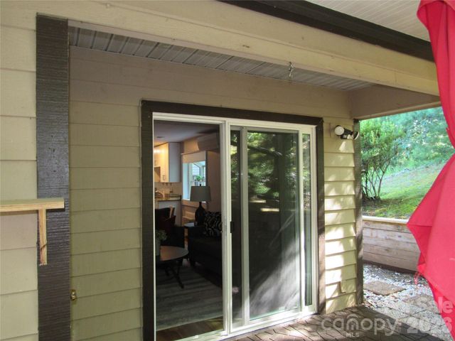6 Woodlands Drive, Black Mountain, NC 28711