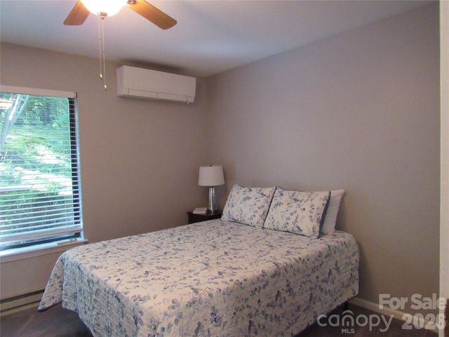 6 Woodlands Drive, Black Mountain, NC 28711