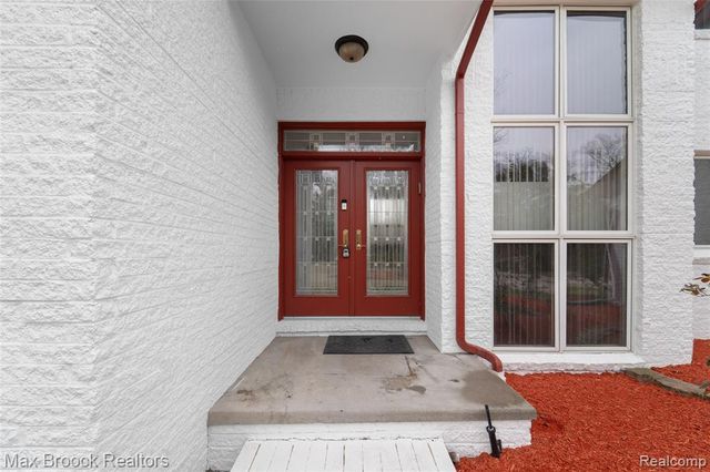 23775 Riverview Drive, Southfield, MI 48034