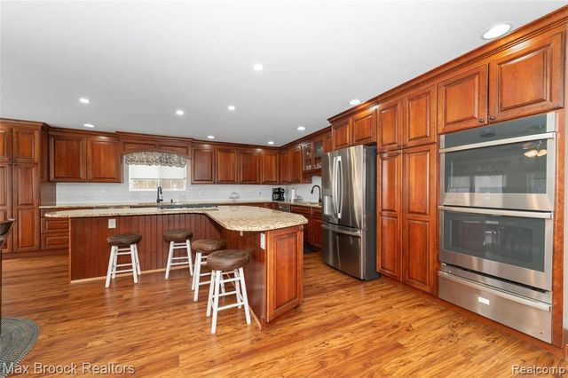 23775 Riverview Drive, Southfield, MI 48034