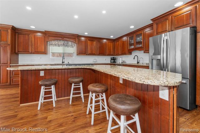 23775 Riverview Drive, Southfield, MI 48034