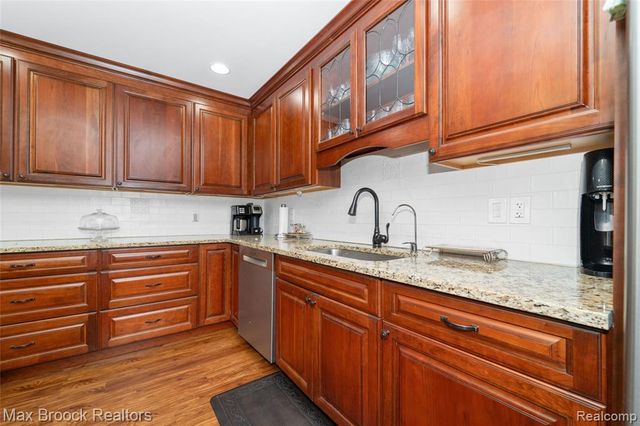 23775 Riverview Drive, Southfield, MI 48034