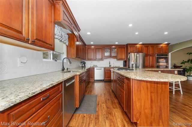 23775 Riverview Drive, Southfield, MI 48034