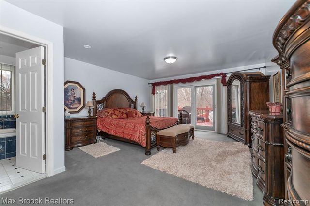 23775 Riverview Drive, Southfield, MI 48034