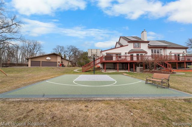 23775 Riverview Drive, Southfield, MI 48034