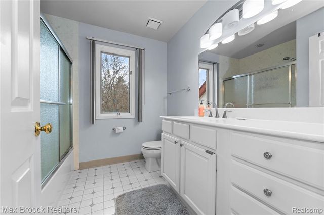 23775 Riverview Drive, Southfield, MI 48034