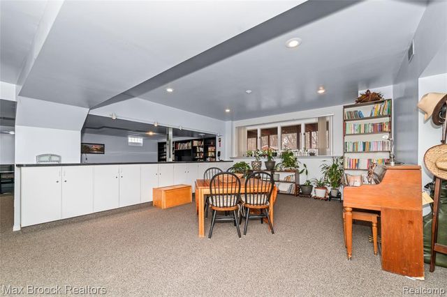 23775 Riverview Drive, Southfield, MI 48034