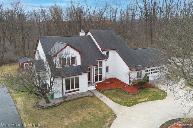 23775 Riverview Drive, Southfield, MI 48034