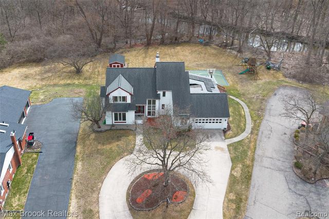 23775 Riverview Drive, Southfield, MI 48034