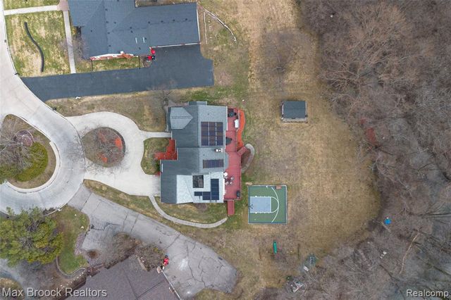 23775 Riverview Drive, Southfield, MI 48034