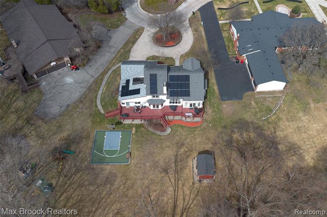 23775 Riverview Drive, Southfield, MI 48034