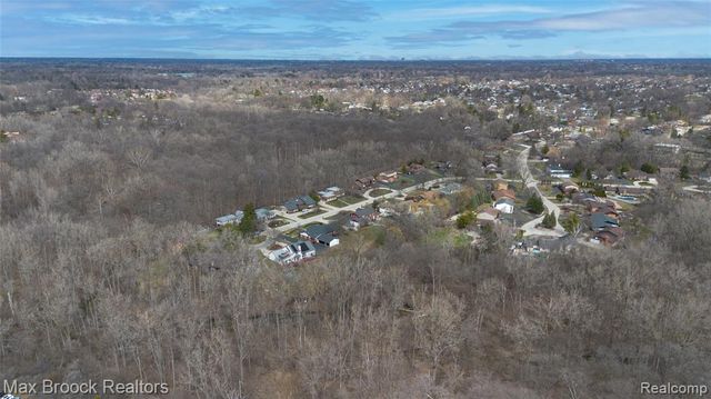 23775 Riverview Drive, Southfield, MI 48034