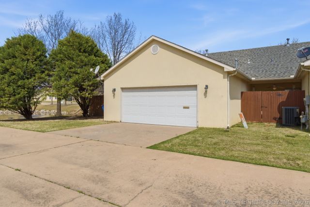 8410 E 74th Court, Tulsa, OK 74133