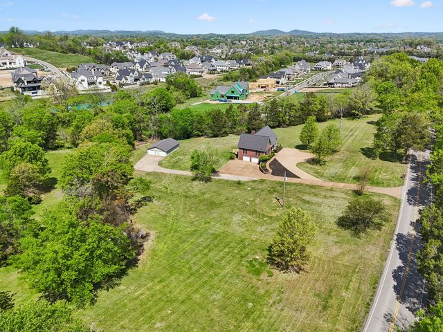 9824 Split Log Rd, Brentwood, TN 37027