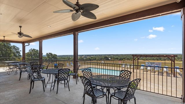 122 Laurel Wood, New Braunfels, TX 78132