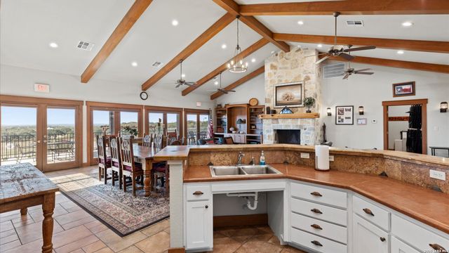 122 Laurel Wood, New Braunfels, TX 78132