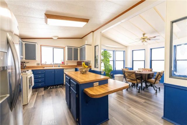 1030 E Avenue S South 88, Palmdale, CA 93550