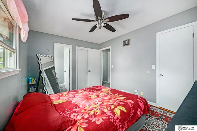 5029 Arbor Circle, Omaha, NE 68106