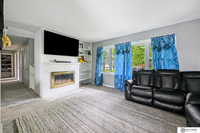 5029 Arbor Circle, Omaha, NE 68106