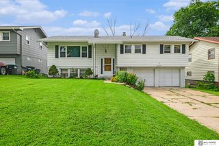 5029 Arbor Circle, Omaha, NE 68106