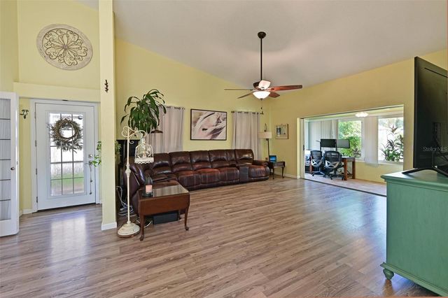 4427 MURFIELD DRIVE E, Bradenton, FL 34203