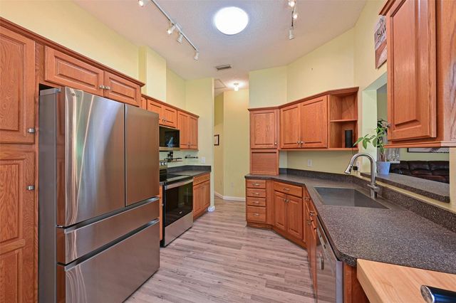 4427 MURFIELD DRIVE E, Bradenton, FL 34203