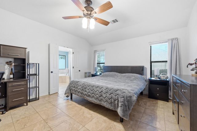 104 Cowal DR N, Spicewood, TX 78669