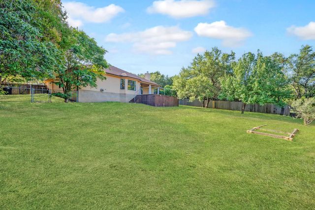 104 Cowal DR N, Spicewood, TX 78669