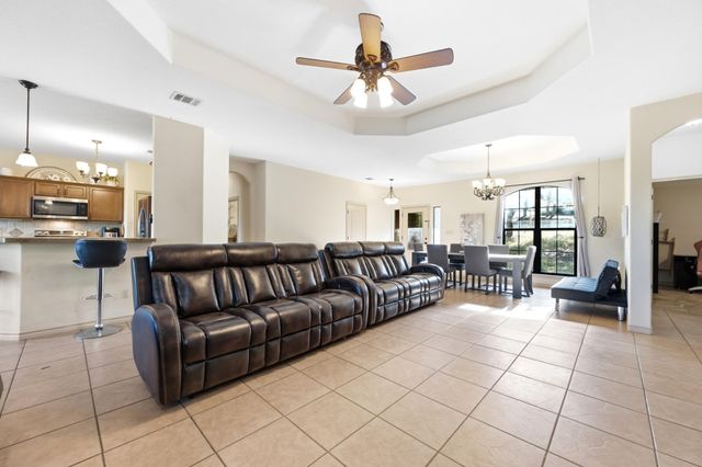 104 Cowal DR N, Spicewood, TX 78669
