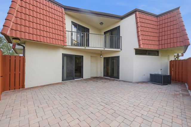 3669 Victoria Drive, West Palm Beach, FL 33406