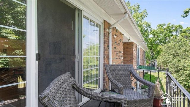 490 Fox Hills Drive, Bloomfield Twp, MI 48304