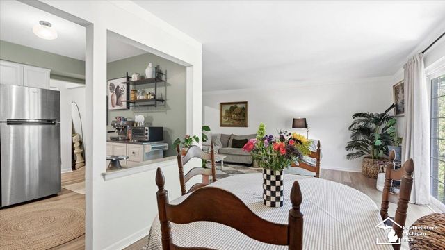 490 Fox Hills Drive, Bloomfield Twp, MI 48304