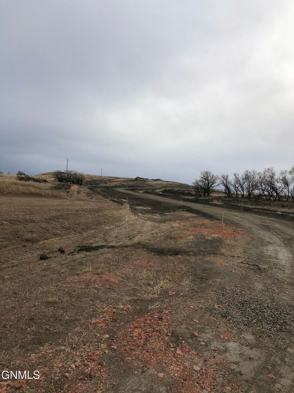 Lot 26 124r Avenue NW, Watford City, ND 58854 photo 4